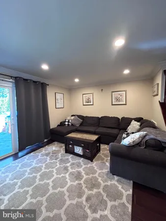 $3,000 | 10 Devon Court, Robbinsville, NJ 08691