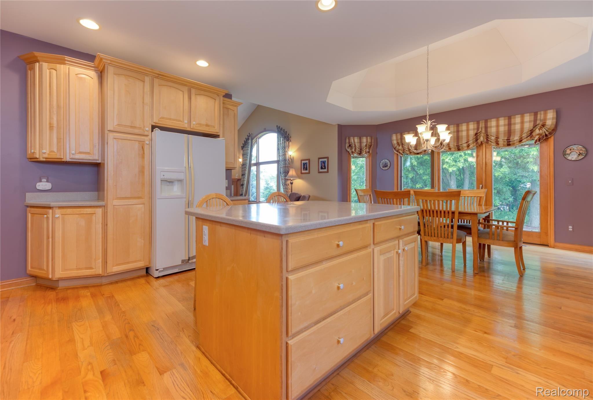 1064 Autumnview Drive Rochester, MI 48307 - Photo 12 of 40 1064Autumnview-22.jpg