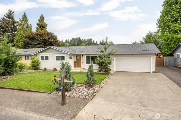$415,000 | 106 Monterey Drive, Kelso, WA 98626