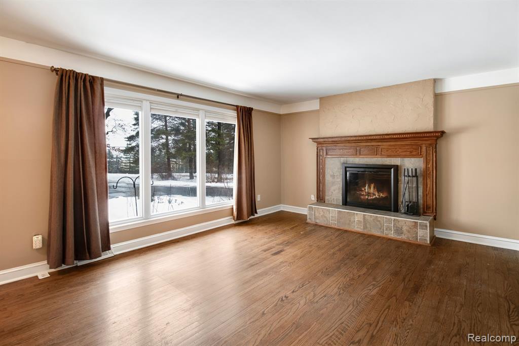 796 Collier Road Pontiac, MI 48340 - Photo 5 of 44 Gallery Image 5