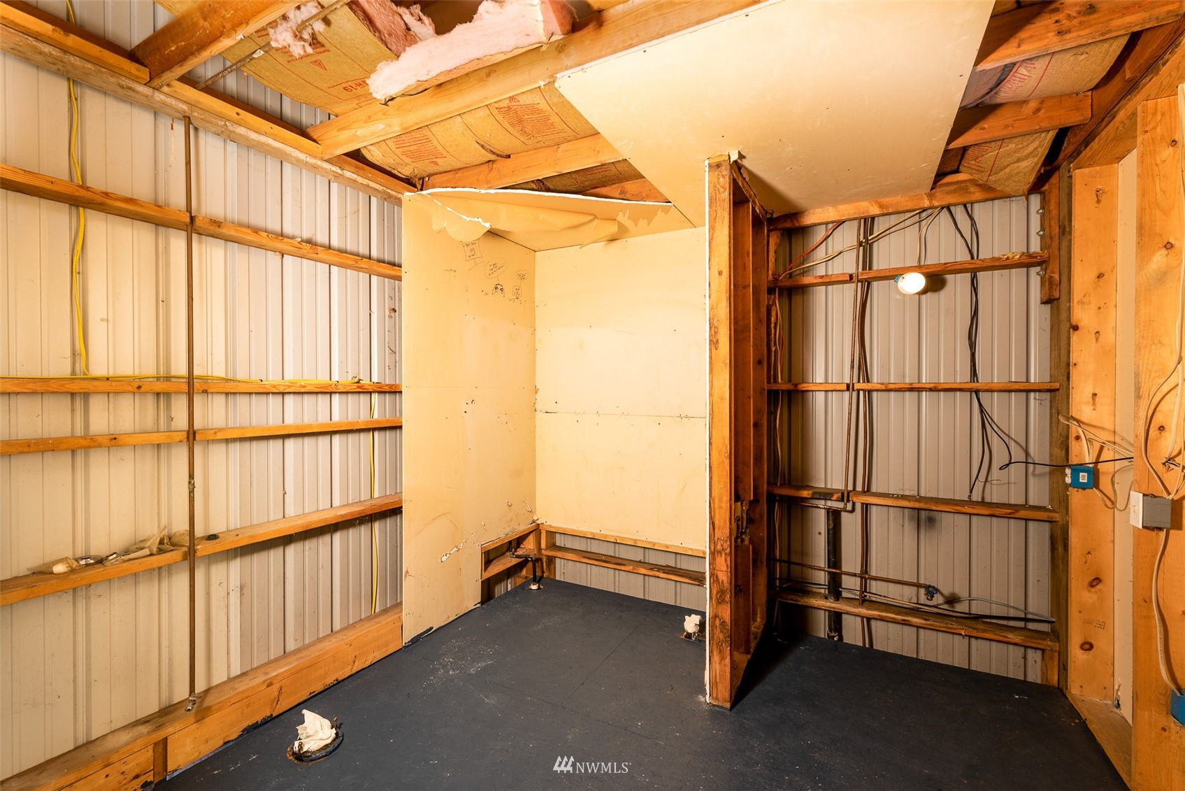 7770 Kendall Road Maple Falls, WA 98266 - Photo 23 of 36 Gallery Image 23