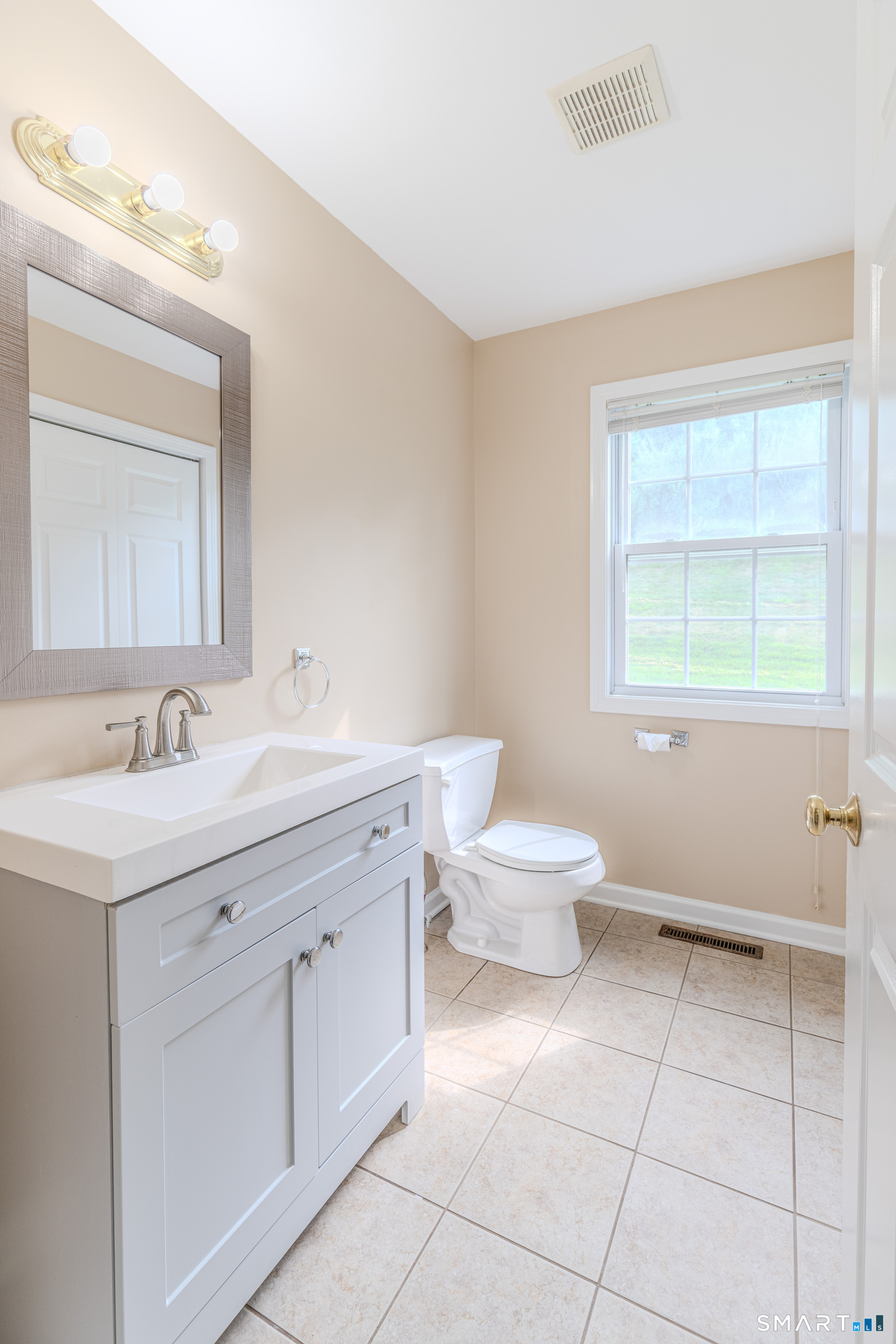 166 McCormick Lane Middletown, CT 06457 - Photo 14 of 40 Gallery Image 14