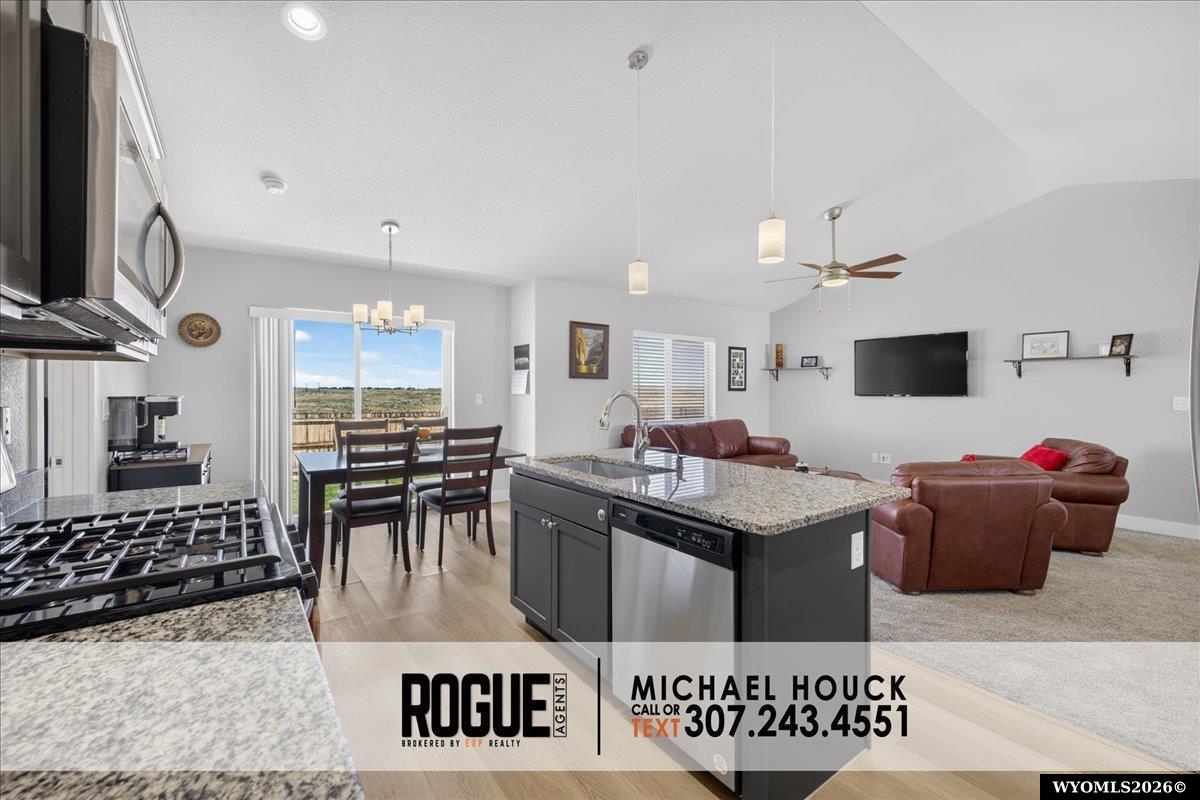 6946 Rogue River Road Casper, WY 82604 - Photo 14 of 38