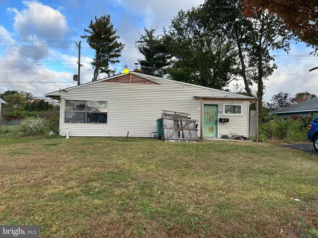 $225,000 | 177 Pinewood Drive, Levittown, PA 19054