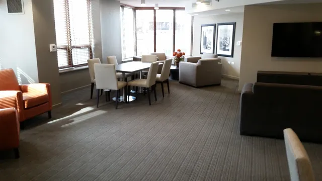 $2,700 | 400 North LaSalle Drive, Unit 2910, Chicago, IL 60654