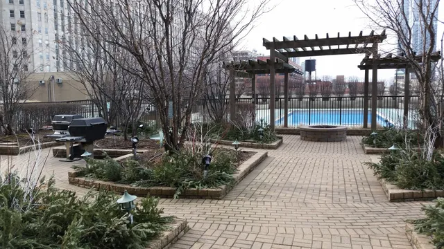 $2,700 | 400 North LaSalle Drive, Unit 2910, Chicago, IL 60654