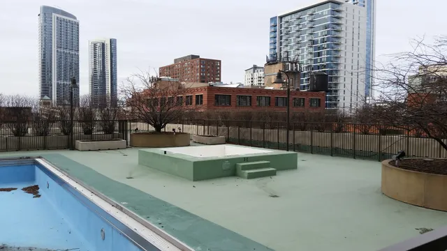 $2,700 | 400 North LaSalle Drive, Unit 2910, Chicago, IL 60654