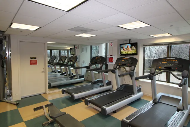 $2,700 | 400 North LaSalle Drive, Unit 2910, Chicago, IL 60654