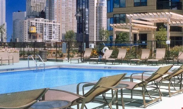 $2,700 | 400 North LaSalle Drive, Unit 2910, Chicago, IL 60654