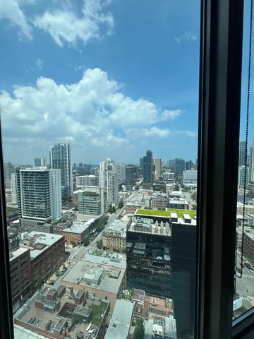 $2,700 | 400 North LaSalle Drive, Unit 2910, Chicago, IL 60654