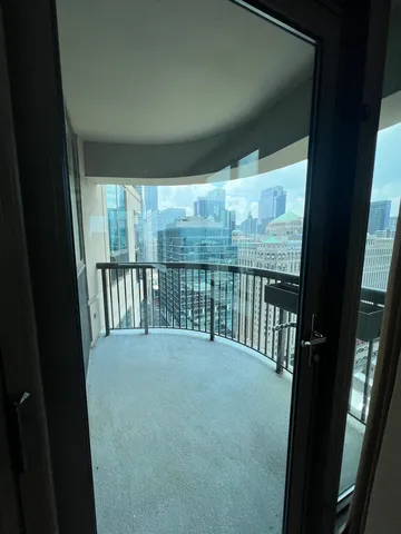 $2,700 | 400 North LaSalle Drive, Unit 2910, Chicago, IL 60654