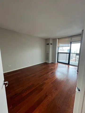 $2,700 | 400 North LaSalle Drive, Unit 2910, Chicago, IL 60654