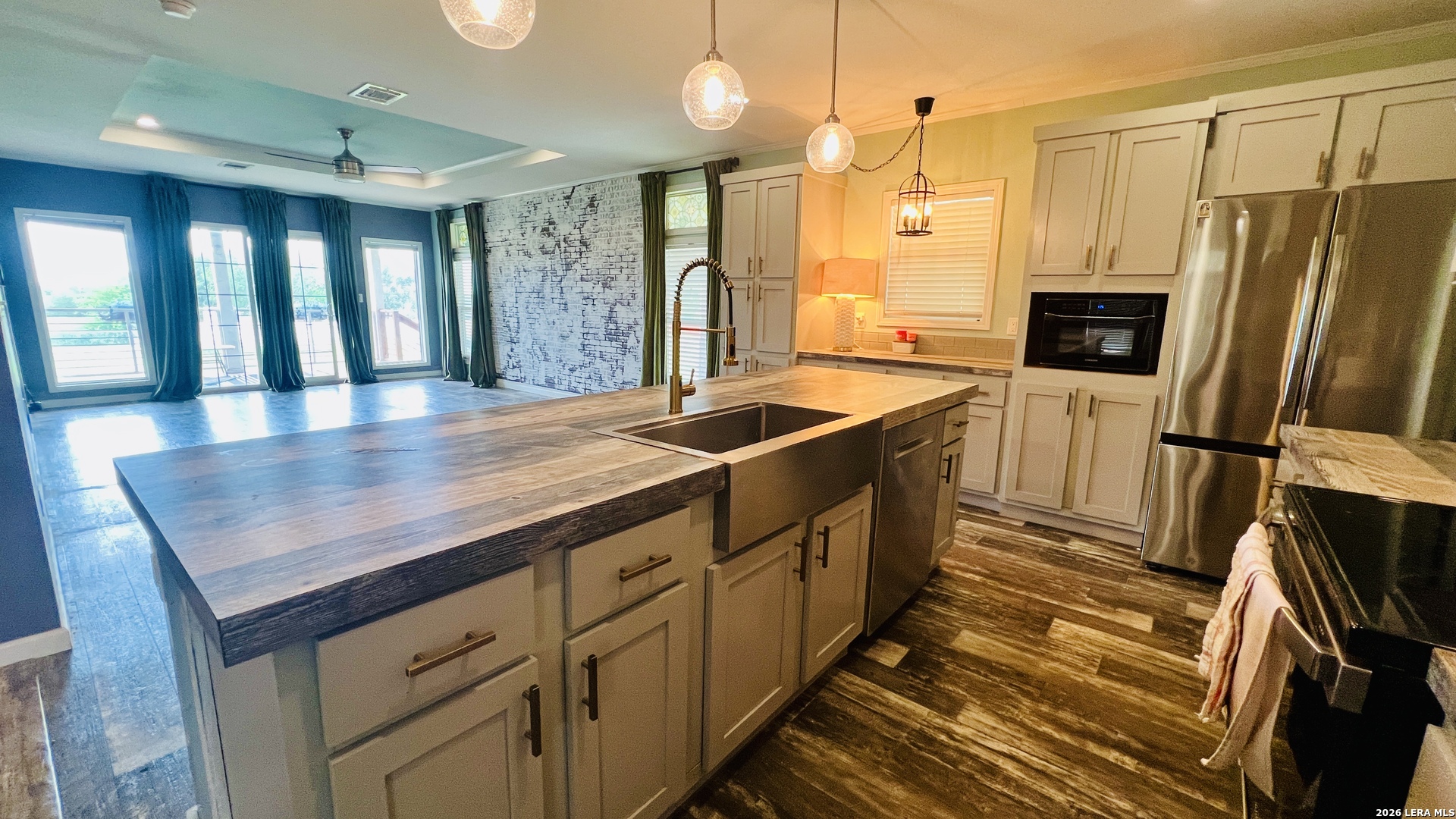 153 May Road Pleasanton, TX 78064 - Photo 5 of 29