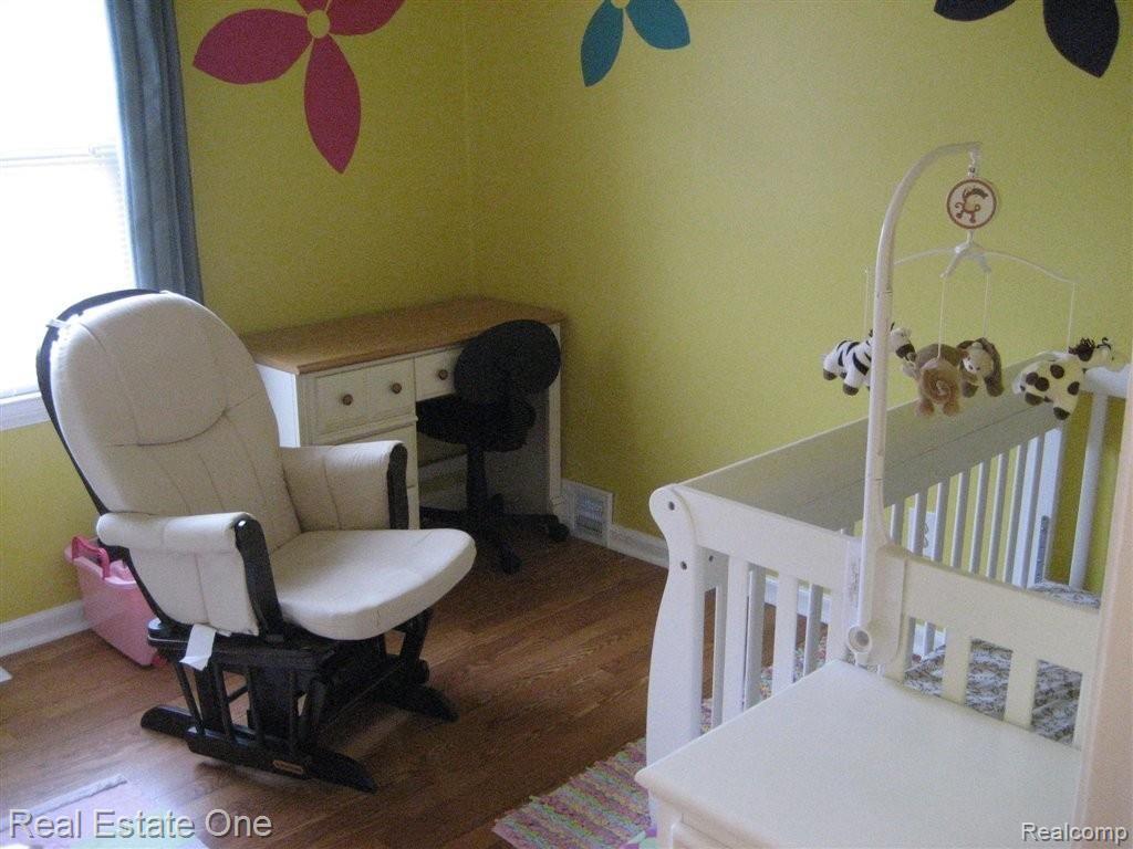 492 East 14 Mile Road Clawson, MI 48017 - Photo 18 of 26 BABYS ROOM AND CRIB.jpg