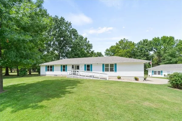 $449,900 | 609 Main Street, East Lynne, MO 64743