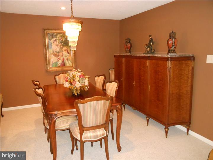 16 Rittenhouse Court, Unit 187 Wayne, PA 19087 - Photo 4 of 11 Dining Room