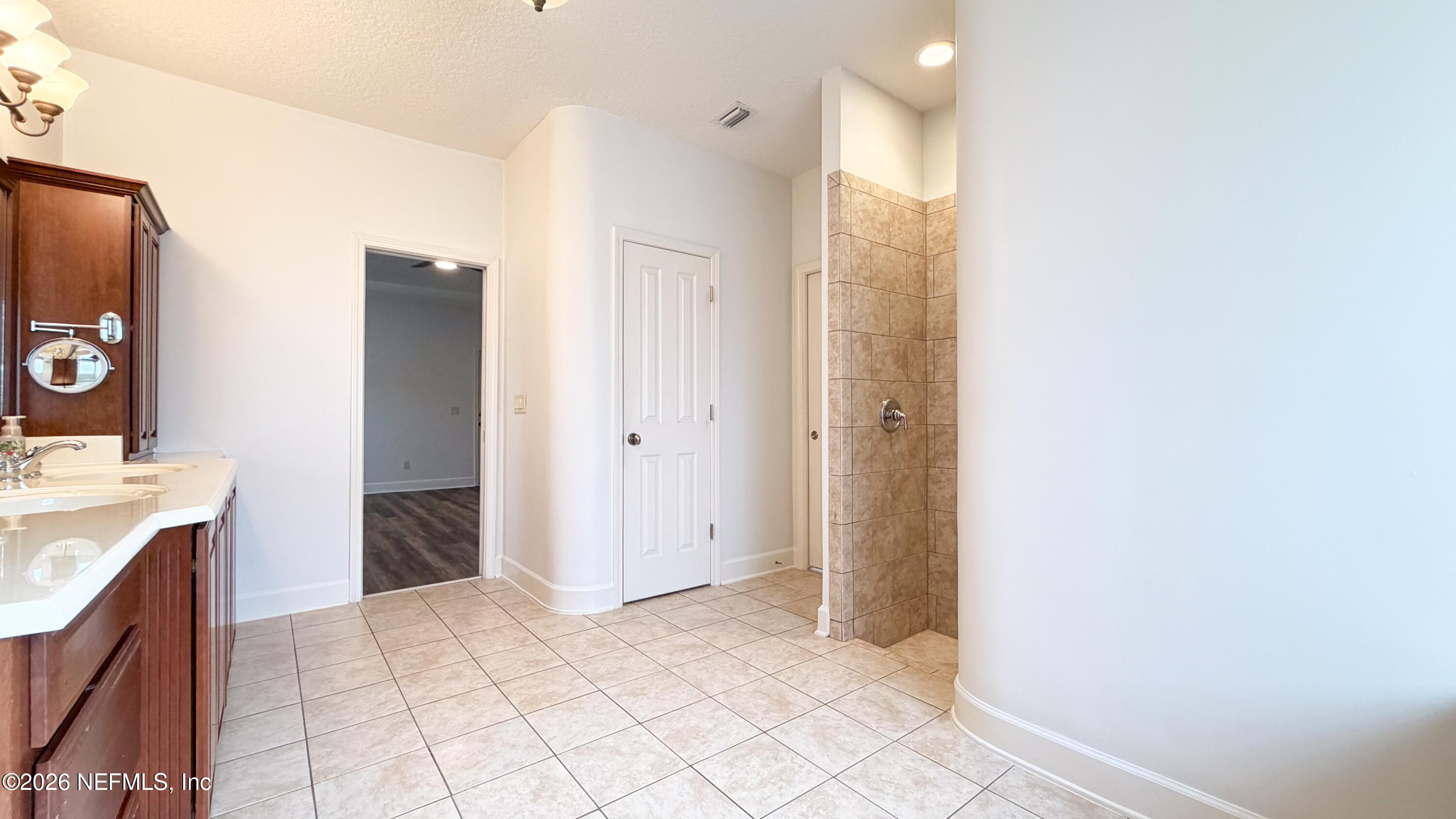 226 Towers Ranch Drive St. Augustine, FL 32092 - Photo 22 of 36 Primary Ensuite Bathroom