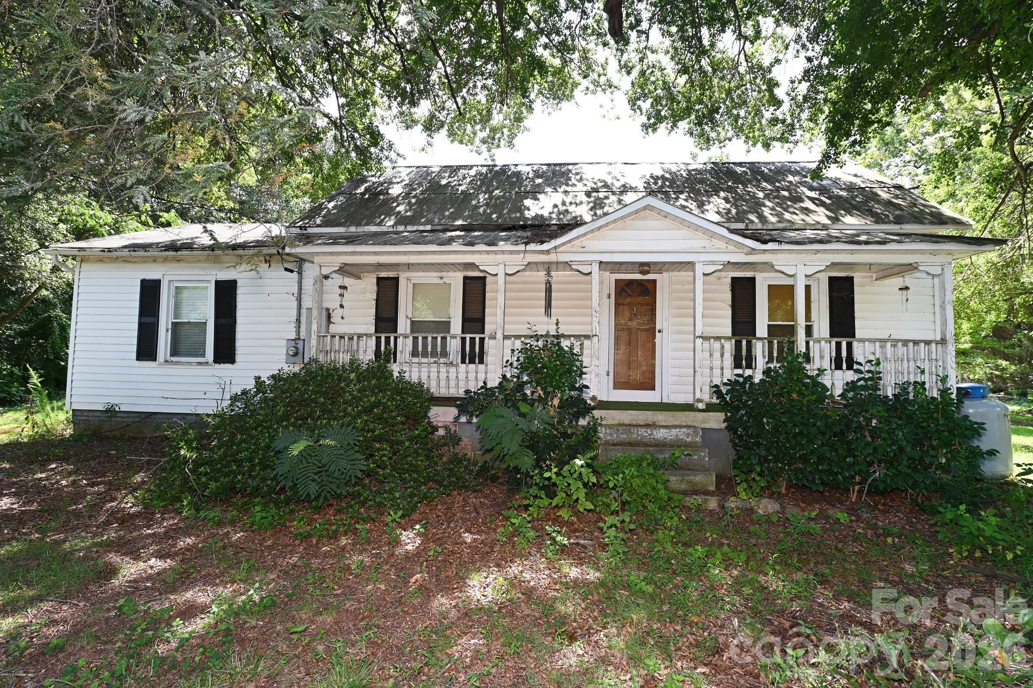 2848 Mt Ruhama Church Road Newton, NC 28658 - Photo 5 of 24 Gallery Image 5