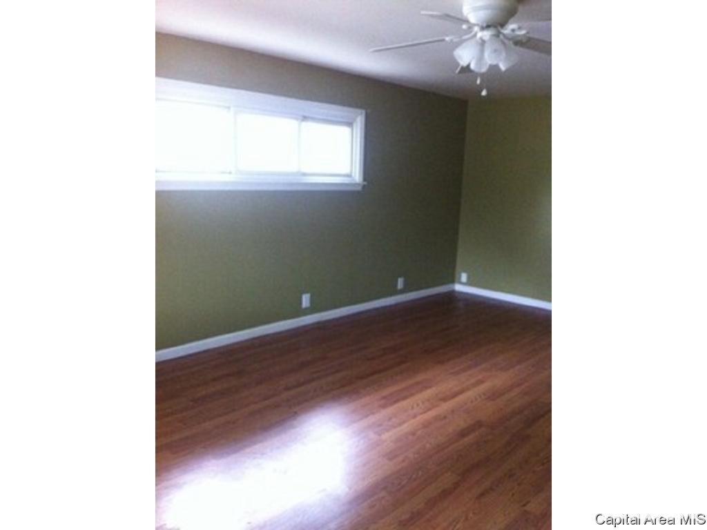 1849 South 16th Street Springfield, IL 62703 - Photo 4 of 10 Gallery Image 4