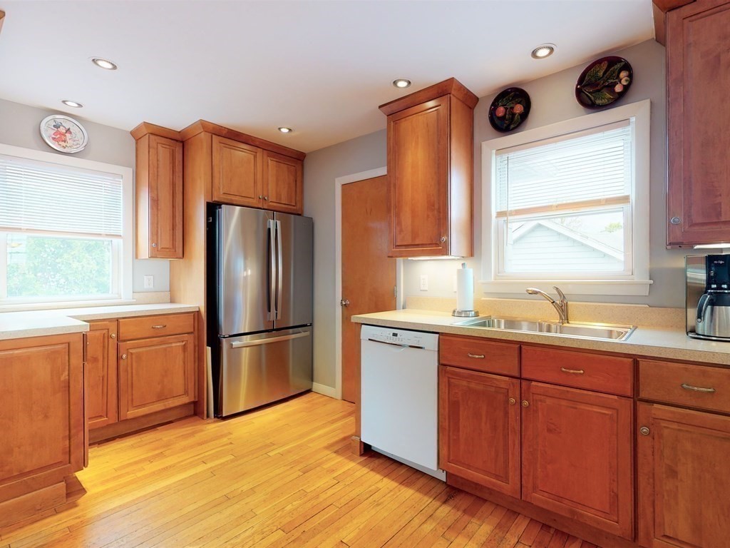 21 Hamblin Road Waltham, MA 02453 - Photo 11 of 37