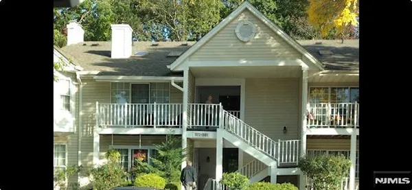 $3,000 | 574 Holly Court, Mahwah, NJ 07430