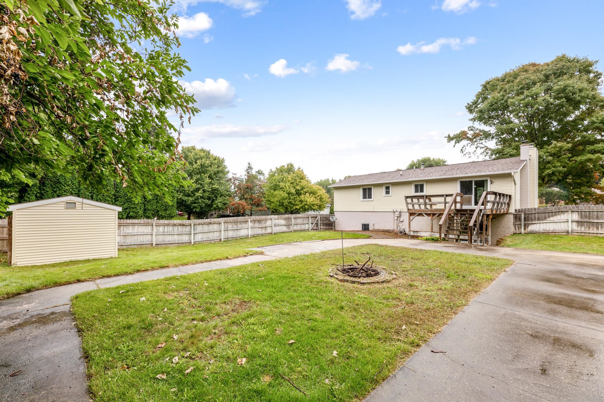 2721 Blue Ridge Lane Traverse City, MI 49685 - Photo 9 of 47 1915695-8.JPG