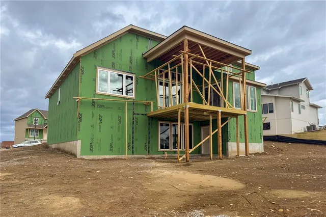 $886,232 | 22077 West 99th Terrace, Lenexa, KS 66220