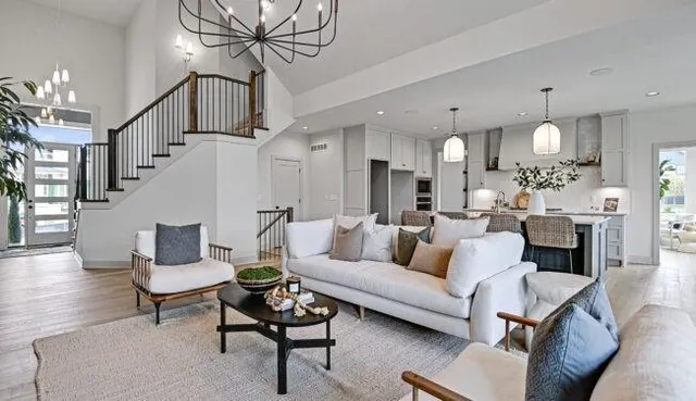 $886,232 | 22077 West 99th Terrace, Lenexa, KS 66220