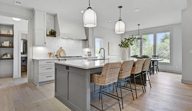 $886,232 | 22077 West 99th Terrace, Lenexa, KS 66220