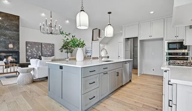 $886,232 | 22077 West 99th Terrace, Lenexa, KS 66220