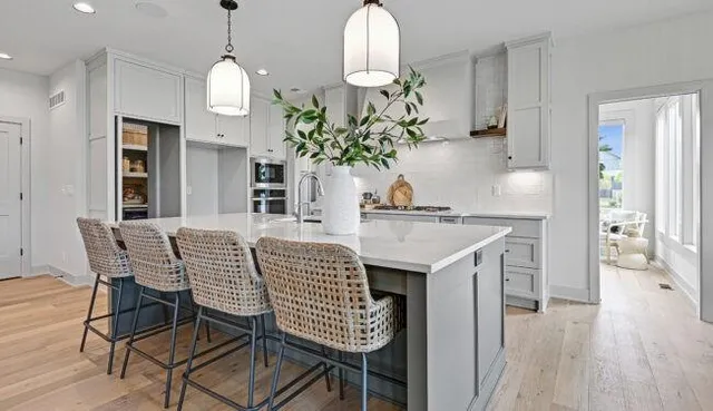 $886,232 | 22077 West 99th Terrace, Lenexa, KS 66220