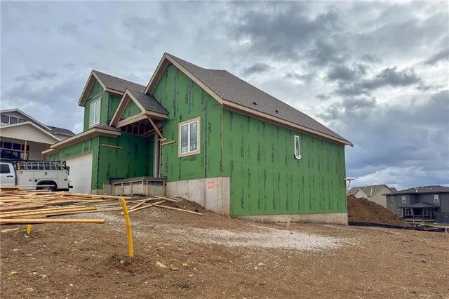 $886,232 | 22077 West 99th Terrace, Lenexa, KS 66220