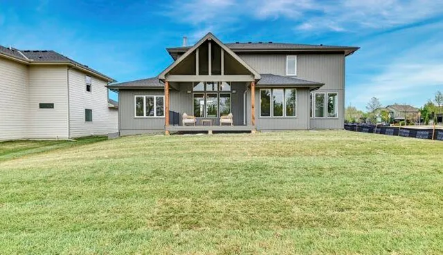 $886,232 | 22077 West 99th Terrace, Lenexa, KS 66220