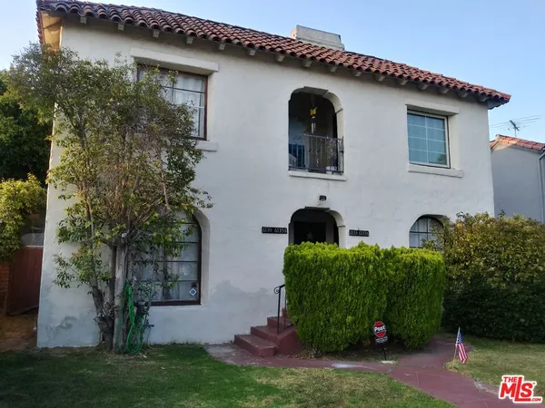 $3,150 | 6133 Cashio Street, Unit 1/2, Los Angeles, CA 90035