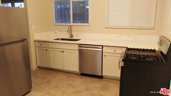 $3,150 | 6133 Cashio Street, Unit 1/2, Los Angeles, CA 90035