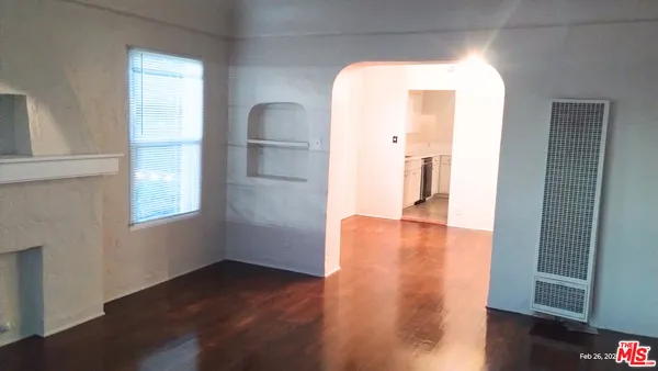 $3,150 | 6133 Cashio Street, Unit 1/2, Los Angeles, CA 90035