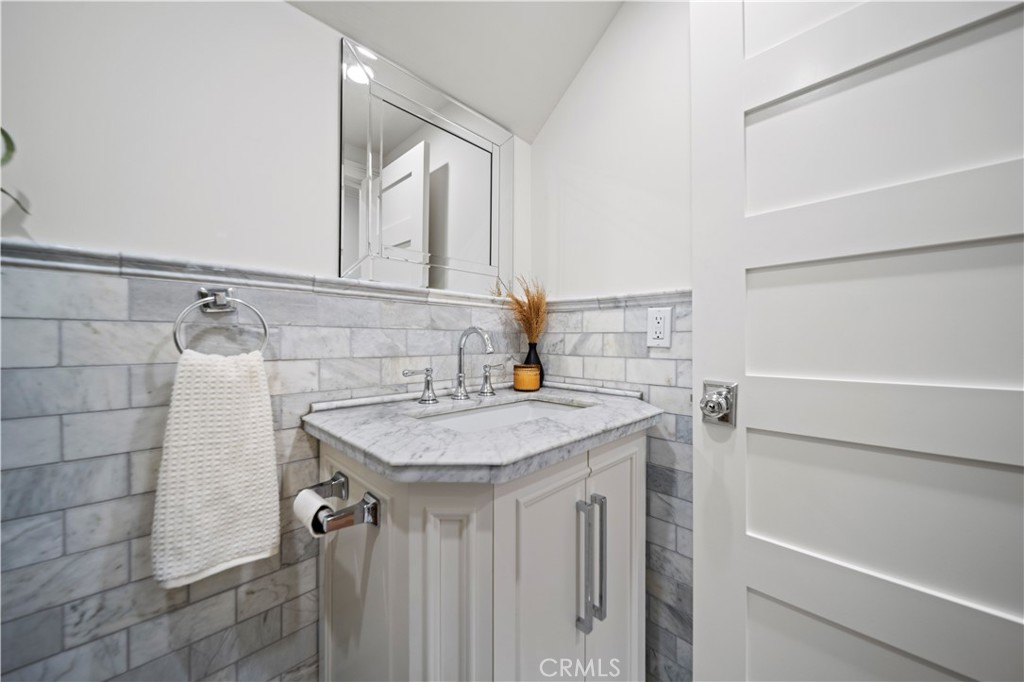 1429 Valley View Road, Unit 18 Glendale, CA 91202 - Photo 21 of 52 Gallery Image 21