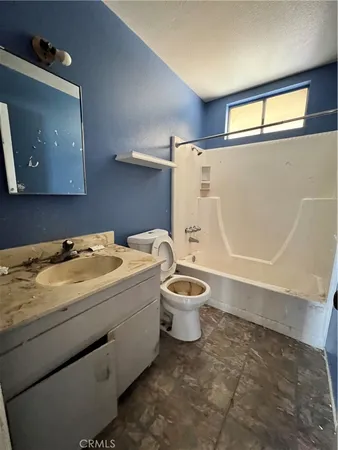 $299,999 | 16345 Cashew Street, Hesperia, CA 92345
