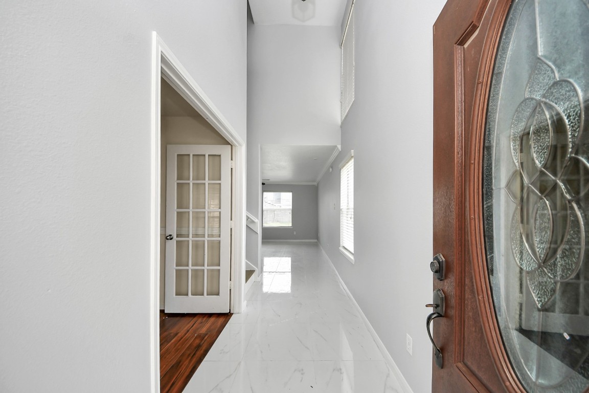 2406 Gwenfair Drive Spring, TX 77373 - Photo 4 of 44 a view of entryway with livingroom