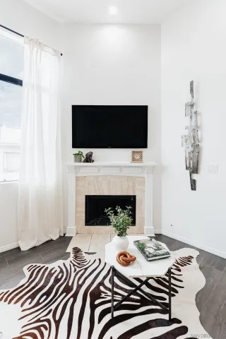 $750,000 | 4652 Don Lorenzo Drive, Unit A, Los Angeles, CA 90008