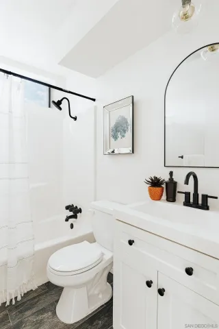 $750,000 | 4652 Don Lorenzo Drive, Unit A, Los Angeles, CA 90008