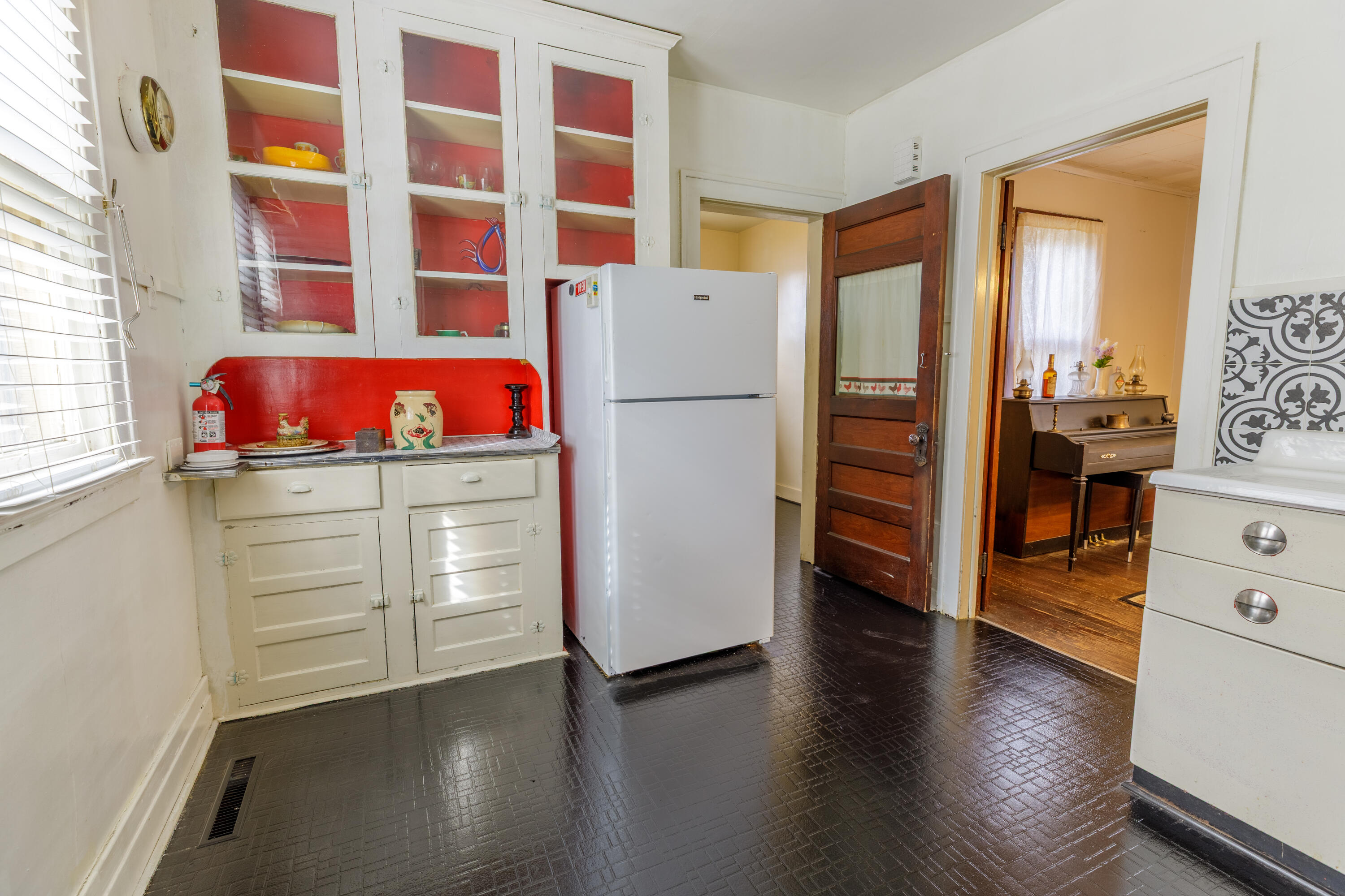 360 Burke Street River Rouge, MI 48218 - Photo 11 of 40 360 Burke-16