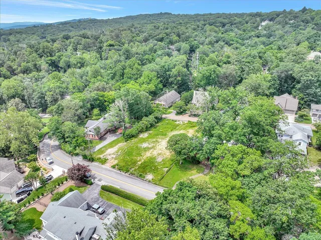 $720,000 | 118 Fleetwood Drive, Lookout Mountain, TN 37350