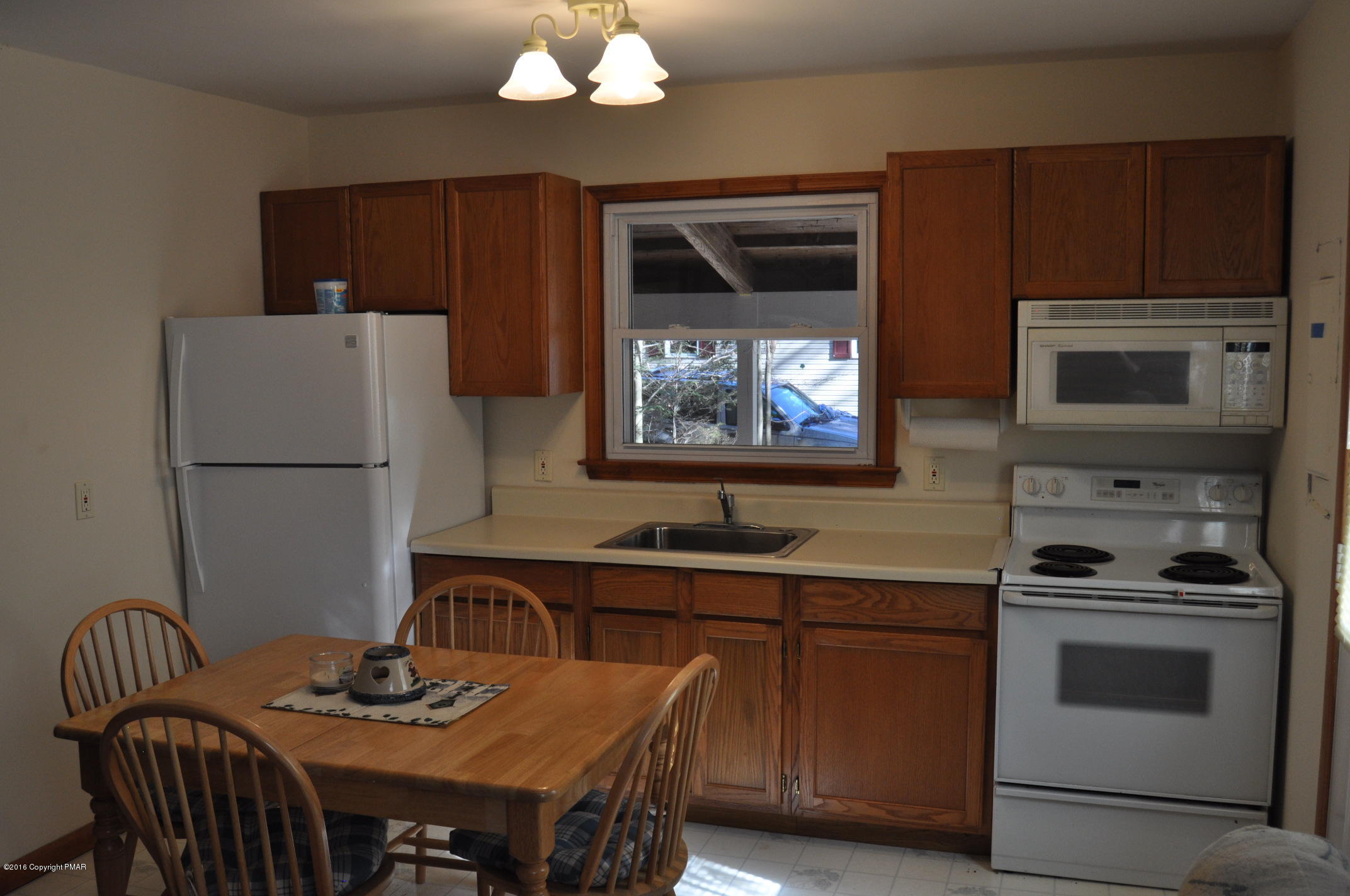 411 Pocono Road Albrightsville, PA 18210 - Photo 8 of 15 DSC_0018
