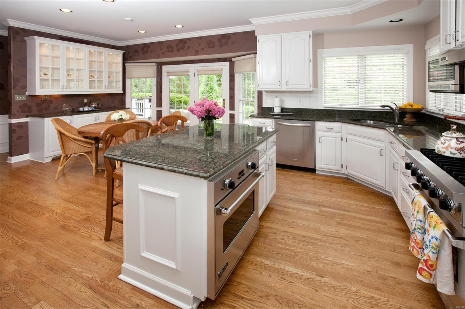 732 Rolfe Drive St. Louis, MO 63122 - Photo 4 of 19 Gallery Image 4