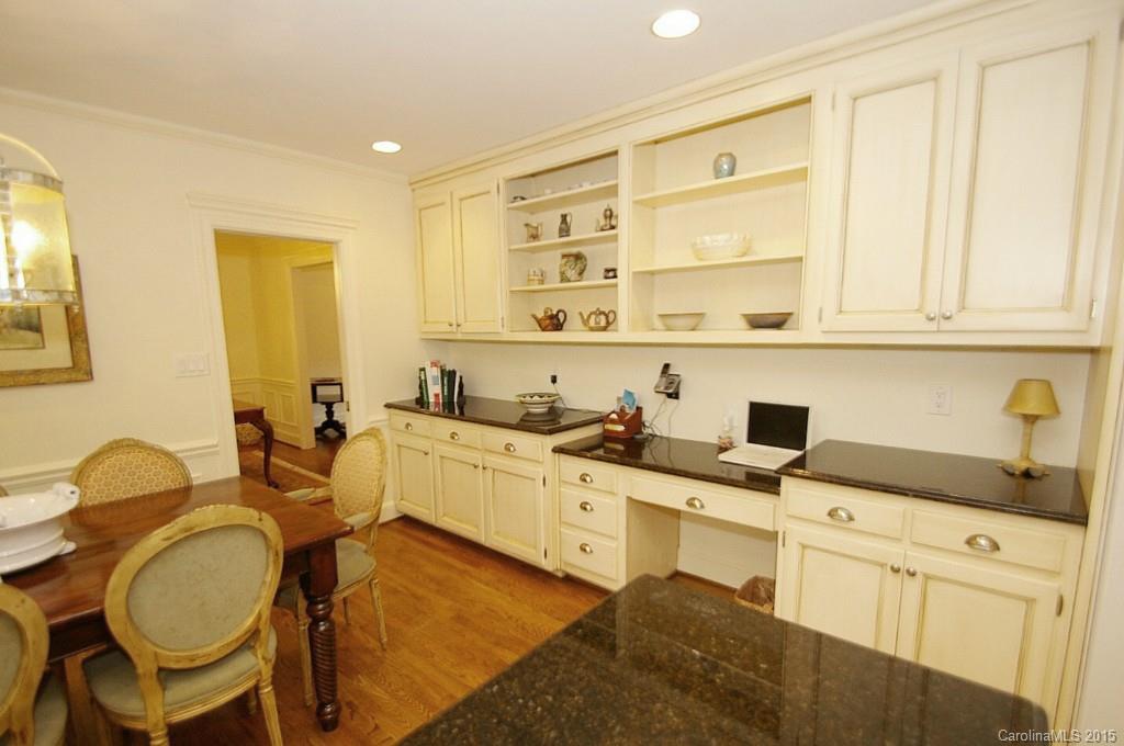 4904 Sentinel Post Road Charlotte, NC 28226 - Photo 4 of 24 Gallery Image 4