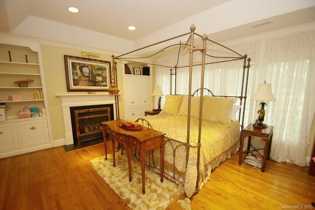 4904 Sentinel Post Road Charlotte, NC 28226 - Photo 8 of 24 Gallery Image 8