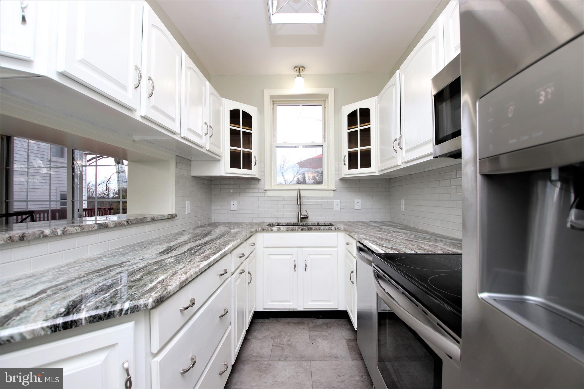 12202 Walnut Point Road Hagerstown, MD 21740 - Photo 11 of 53 Kitchen