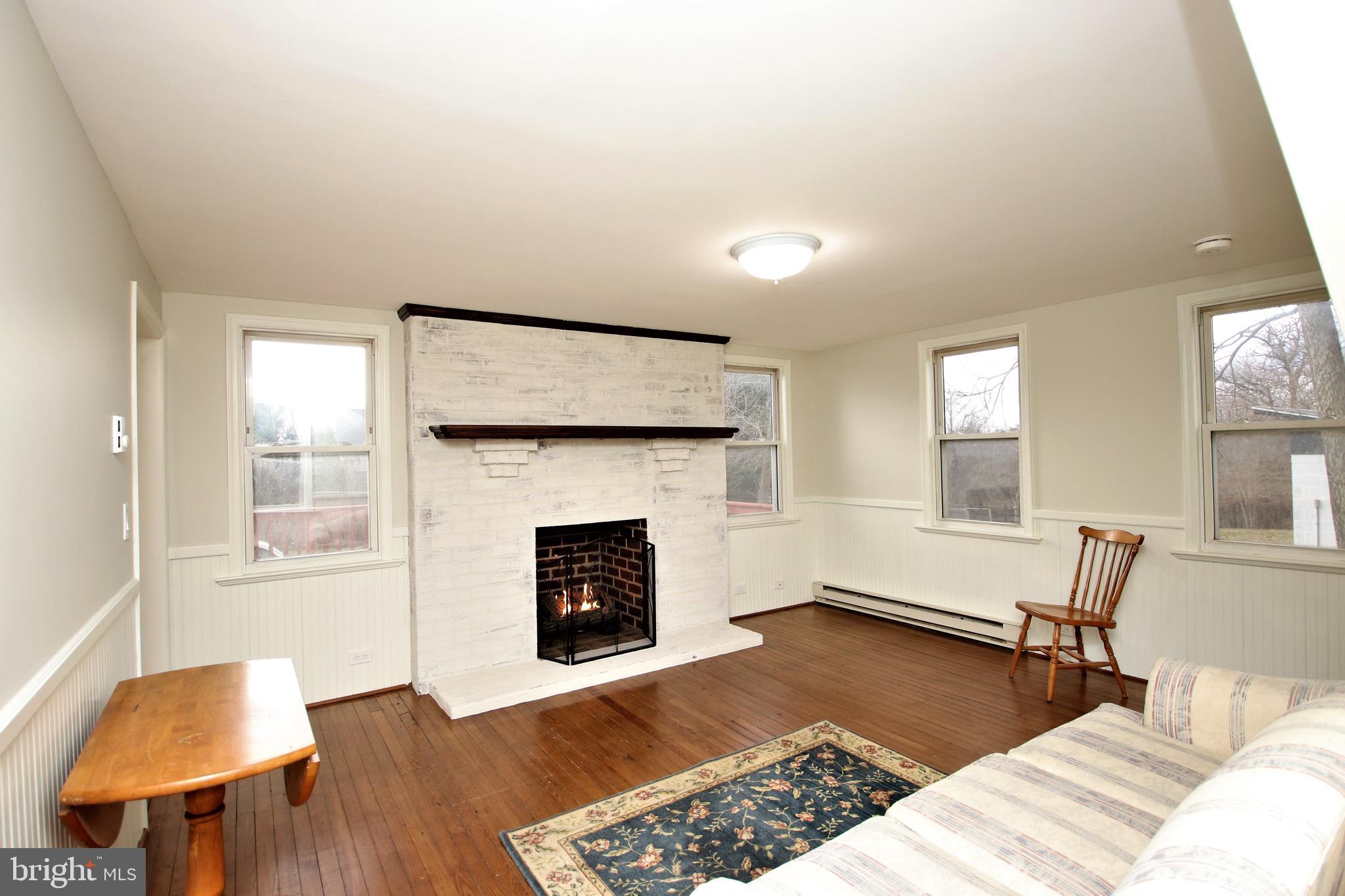 12202 Walnut Point Road Hagerstown, MD 21740 - Photo 32 of 53 Guest House Living Room w/gas fireplace