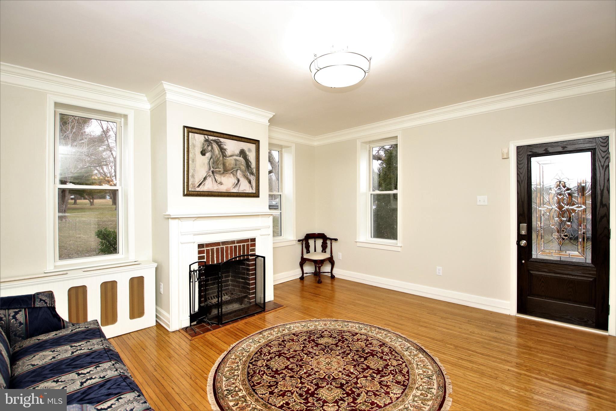 12202 Walnut Point Road Hagerstown, MD 21740 - Photo 5 of 53 Living Room